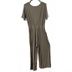 Jardin Olive Green Short Sleeve Jumpsuit with Pockets! Large